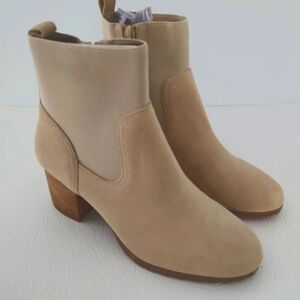 Violet & Red Loaded Knit Cuff Women's Tan Bootie, Size 7